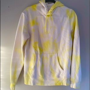 h&m tie died yellow sweatshirt